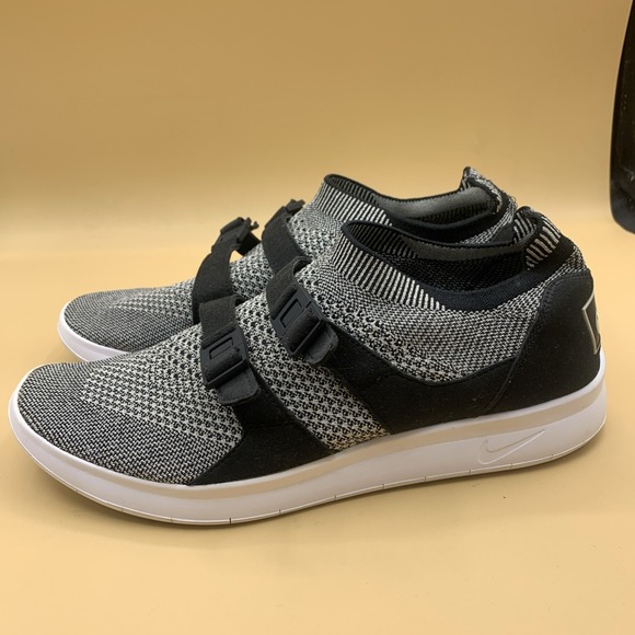 Nike Men Air Sock Racer Ultra Flyknit sneaker shoes  - Size 8